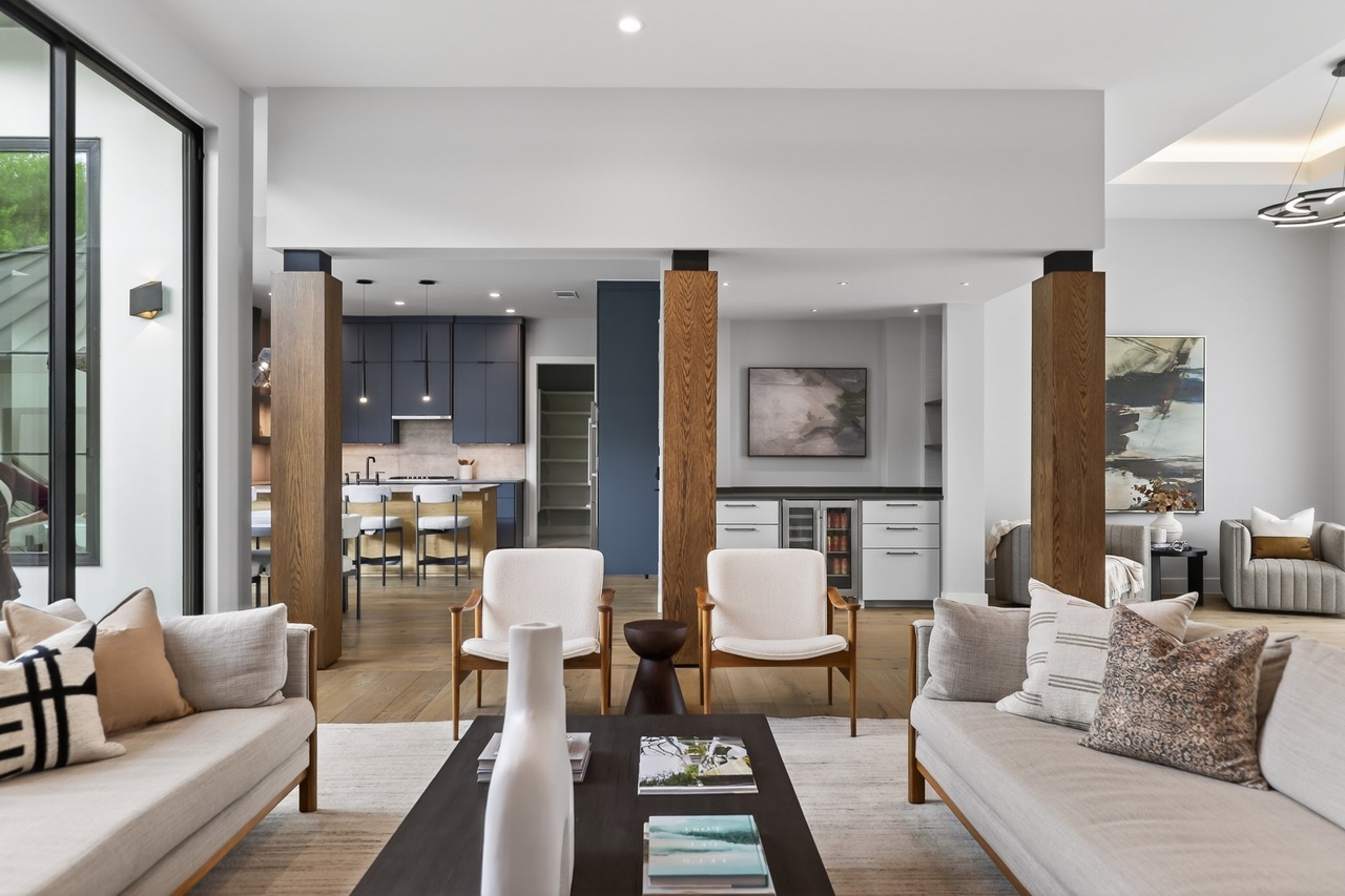 3206 Thousand Oaks Drive