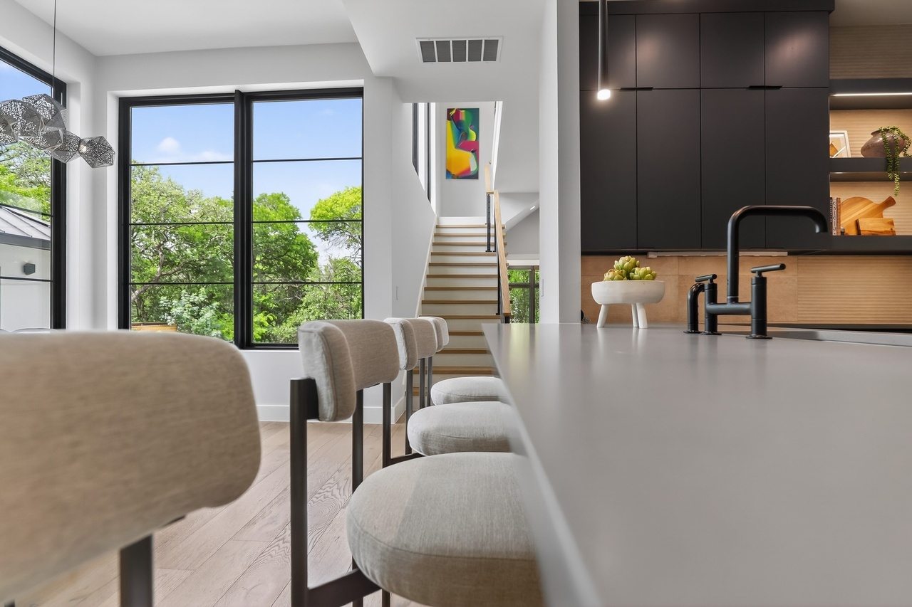 3206 Thousand Oaks Drive