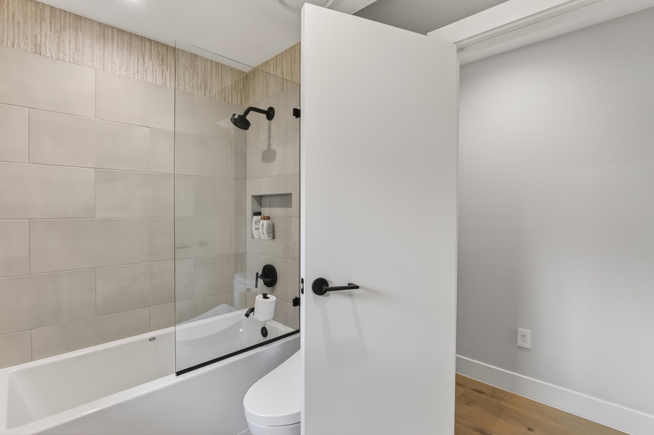 3206 Thousand Oaks Drive