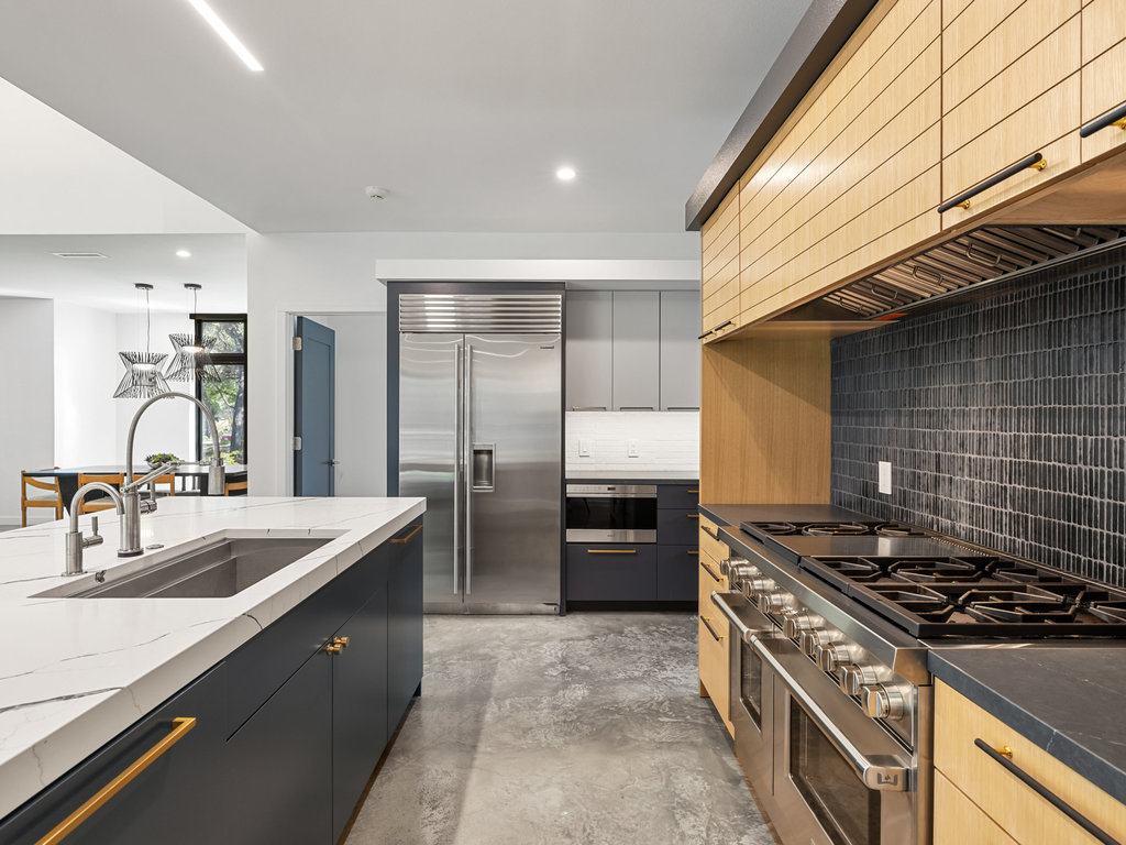 1600 Barton Hills Dr