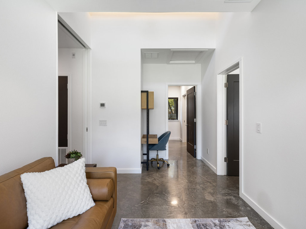 1600 Barton Hills Dr