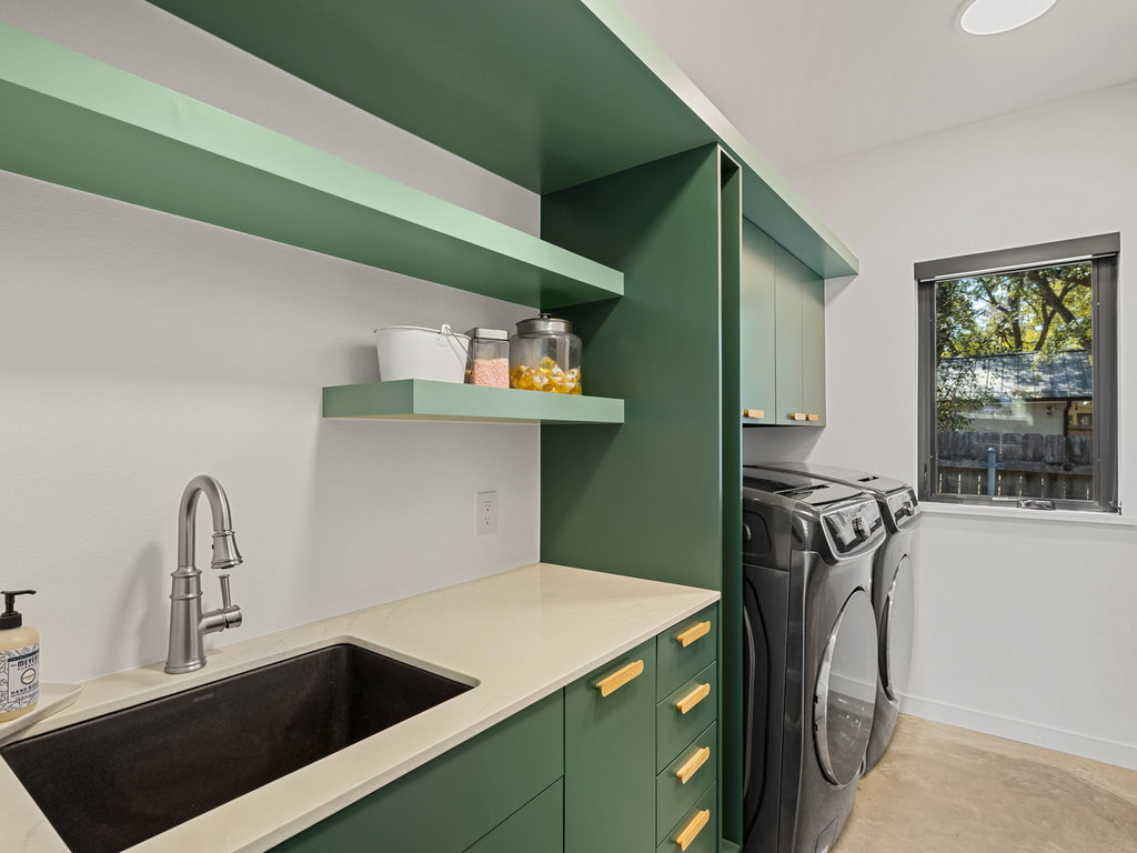 1600 Barton Hills Dr